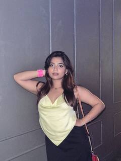 Gouri Kishan: கையில் கிளாஸ்... ஹாட்டான உடை! பப்பில் கூத்தடிக்கும் கௌரி கிஷன் போட்டோஸ்!