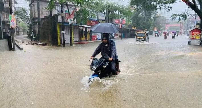 પૂર્વોત્તર ભારતના ઘણા રાજ્યોમાં ભારે વરસાદ અને પૂરને કારણે ભારે નુકસાન થયું છે. આસામ, મણિપુર, અરુણાચલ પ્રદેશ, મેઘાલય અને અન્ય રાજ્યોમાં અત્યાર સુધીમાં 30થી વધુ લોકોએ જીવ ગુમાવ્યા છે. મણિપુરમાં ભારતીય સેના, આસામ રાઇફલ્સ અને મણિપુર ફાયર સર્વિસે સંયુક્ત રીતે મોટા પાયે શોધ અને બચાવ કામગીરી શરૂ કરી છે.