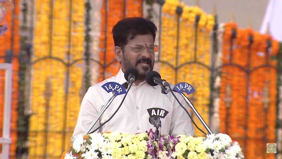 CM Revanth Reddy participate in Telangana State Formation Day at Parade Grounds CM Revanth Reddy: బీఆర్ఎస్ పాలనలో ప్రజల ఆకాంక్షలు నెరవేరలేదు, అన్ని వ్యవస్థలను గాడిన పెడుతున్నాం: రేవంత్ రెడ్డి