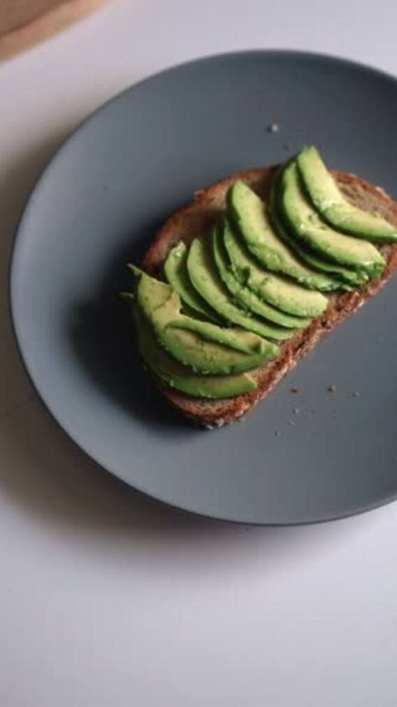 9 Delicious Breakfast Ideas That Help Prevent Bloating