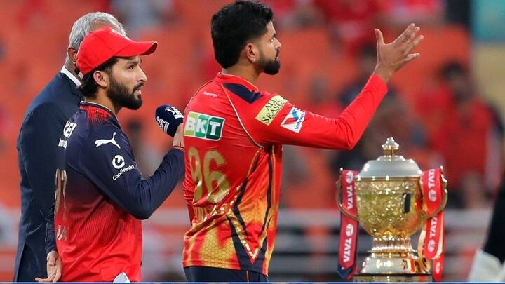 दरम्यान ३ जूनला अहमदाबादच्या नरेंद्र मोदी स्टेडियमवर रॉयल चॅलेंजर्स बंगळुरु आणि पंजाब संघात विजेतेपदासाठी लढत होईल. महत्वाचं म्हणजे आयपीएलच्या आजवरच्या इतिहासात या दोन्ही संघानी ही स्पर्धा एकदाही जिंकलेली नाही. त्यामुळे यंदाच्या मोसमात पंजाब किंवा बंगळुरुच्या रुपानं आयपीएलला नवा विजेता मिळणार आहे.