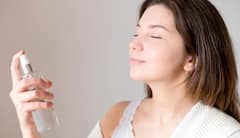 गर्मी में सुबह चेहरे पर 6 तरीकों से लगाएं गुलाब जल, कुछ दिनों में स्किन होगी सॉफ्ट और ग्लोइंग