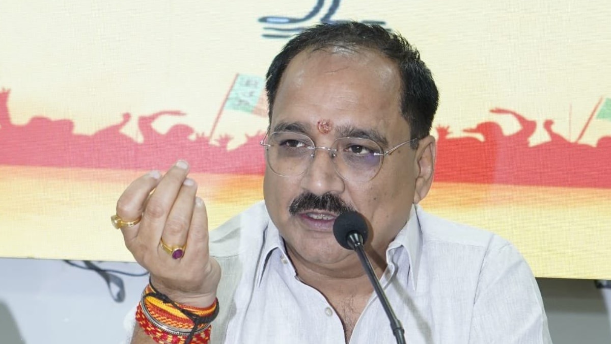 Delhi Madrasi Camp: दिल्ली मद्रासी कैंप मामले में AAP के आरोपों पर BJP का पलटवार, कहा- ‘उन्हीं की सरकार ने यहां से…’