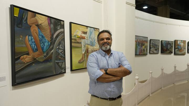 मुंबईतील डॉ. मनोज सिंघराखिया हे एक प्रसिद्ध चित्रकार असून त्यांनी लंडनच्या रॉयल कॉलेज ऑफ आर्टमधून 2023 मध्ये फाइन आर्ट्समध्ये पदवी प्राप्त केली आहे. त्यांचा चित्रकलेकडे वळण्याचा प्रवास हा वैद्यकीय क्षेत्रातील शस्त्रक्रियेतून सुरू झाला.