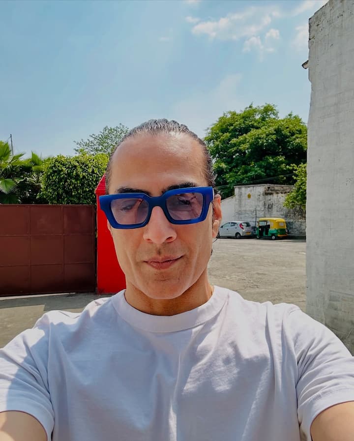 फैंस को सुधांशु पांडे की ये तस्वीरें बेहद पसंद आ रही हैं. यूजर्स इनकी इस पोस्ट पर जमकर प्यार बरसा रहे हैं.