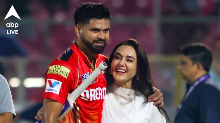 অবশেষে কোয়ালিফায়ার টুয়ে ফের মুম্বই ইন্ডিয়ান্সকে হারিয়ে ফাইনালে উঠেছে পঞ্জাব কিংস। মঙ্গলবার ফাইনালে সামনে আরসিবি। শেষ হাসি কাদের? ছবি - পিটিআই ও আইএএনএস