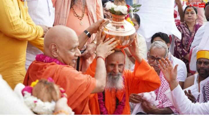 5 जून को अभिजीत मुहूर्त 1:25-1:40 में राम दरबार की प्रतिष्ठा होगी. श्रीराम जन्मभूमि के प्रथम तल पर भगवान श्रीराम, माता सीता के साथ 7 देवालयों में प्राण प्रतिष्ठा होगी.