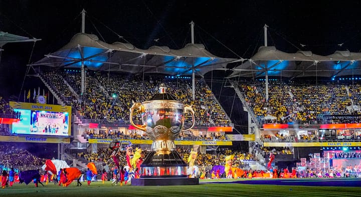 आईपीएल की ट्रॉफी पर संस्कृत में लिखा होता है-