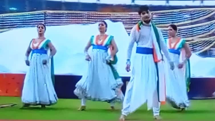 इसकी जमीन पर … अपने सिर को काटने के डर के बिना …, समापन समारोह का यह वीडियो रोंगेट बना देगा