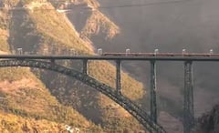 Chenab Bridge:  1300 मीटर लांब, 467 मीटर ऊंच...रेल्वेचा काश्मीरमधील  चिनाब पूल का महत्त्वाचा? लवकरच उद्घाटन होणार