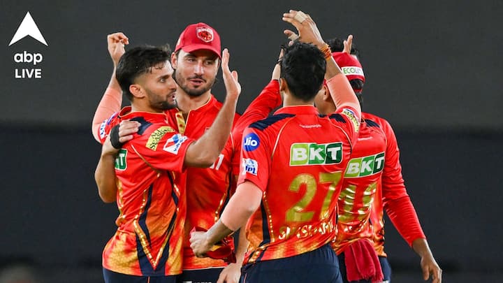 তবে এবারই প্রথম নয়, ২০২২ সাল থেকে চ্যাম্পিয়ন দল ২০ কোটি টাকা ও রানার্স দল সাড়ে ১২ কোটি টাকা করে পাচ্ছে।