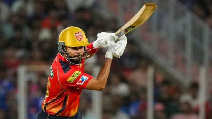 কেকেআরকে গত মরশুমে তিনি অধিনায়ক হিসাবে খেতাব জিতিয়েছিলেন। তবে তারপর তাঁকে রিটেন করা হয়নি। মনোমালিন্যের জেরে শ্রেয়স দল ছেড়েছিলেন বলেই খবর। বিরাট মূল্যে নিলামে তাঁকে দলে নিয়ে আস্থা দেখিয়েছিল পঞ্জাব কিংস।