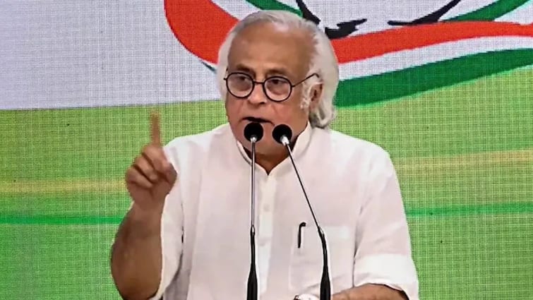 INDIA Bloc demand for a special session on Operation Sindoor leaders of opposition parties reach Constitution Club ऑपरेशन सिंदूर पर इंडिया गठबंधन की मीटिंग, जानें कौन-कौन हो रहा शामिल
