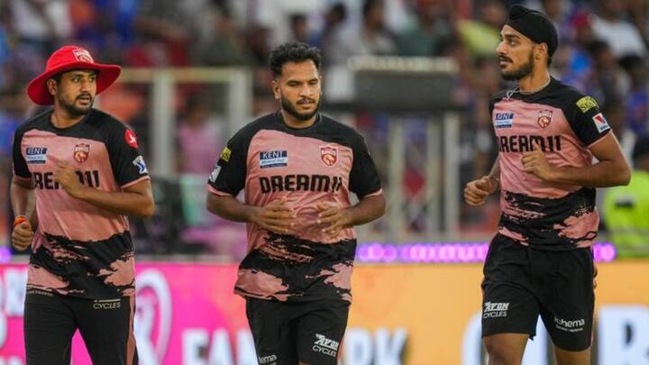 পঞ্জাব কিংসের হয়ে ম্যাচ জেতার আরেকটি বড় অস্ত্র দলের তারকা ফাস্ট বোলার অর্শদীপ সিংহ। কোয়ালিফায়ার ২-এ তেমন প্রভাবিত না করলেও অর্শদীপের গোটা মরশুমটা বেশ ভালই কেটেছে। ১৬ ম্যাচে তাঁর ঝুলিতে রয়েছে ১৮টি উইকেট।