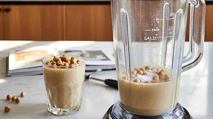 सत्तू प्रोटीन से भरपूर होता है. ऐसे में एक गिलास सत्तू पीने से यानी करीब 30 ग्राम सत्तू पाउडर में लगभग 6-7 ग्राम प्रोटीन होता है. इसके साथ ही इसमें सभी सभी जरूरी अमीनो एसिड होते हैं, जो आपको पाचने के लिए भी काफी अच्छा होता है.