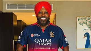 IPL 2025 Final: जर्सी RCB की और पगड़ी पंजाब की, फाइनल में दोनों टीमों को सपोर्ट कर रहे क्रिस गेल; तस्वीर वायरल