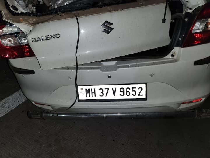 Samruddhi Mahamarg Accident : समृद्धी महामार्गावर पुन्हा एक भीषण अपघाताची घटना घडली आहे. मध्यरात्रीच्या सुमारास समृद्धी महामार्गावर नागपूर कॉरिडॉरवर डोणगाव जवळ हा भीषण अपघात झाला आहे.