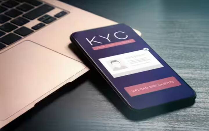 ਦੇਸ਼ ਦੇ ਕਰੋੜਾਂ ਲੋਕਾਂ ਨੂੰ ਸਰਕਾਰ ਰਾਸ਼ਨ ਕਾਰਡਾਂ 'ਤੇ ਮੁਫ਼ਤ ਰਾਸ਼ਨ ਦਿੰਦੀ ਹੈ। ਪਰ ਹੁਣ ਬਹੁਤ ਸਾਰੇ ਲੋਕਾਂ ਨੂੰ ਮੁਫ਼ਤ ਰਾਸ਼ਨ ਦੀ ਸਹੂਲਤ ਮਿਲਣੀ ਬੰਦ ਹੋ ਸਕਦੀ ਹੈ। ਕਿਉਂਕਿ ਸਰਕਾਰ ਵੱਲੋਂ ਇੱਕ ਨਵਾਂ ਨਿਯਮ ਜਾਰੀ ਕੀਤਾ ਗਿਆ ਹੈ। ਇਸ ਲਈ ਸਾਰਿਆਂ ਨੂੰ ਯਕੀਨ ਦਿਵਾਉਣਾ ਪਵੇਗਾ।