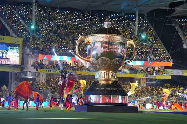 IPL ટ્રોફી પર સંસ્કૃતમાં લખેલું છે -