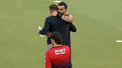 IPL 2025 फाइनल में मिलने आया दोस्त, विराट कोहली ने दी झप्पी फिर मारी आंख; वीडियो वायरल