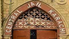 अंदर से भी सुलग रहा पाकिस्तान: कराची मलीर जेल में पुलिस पर कैदियों का हमला, कई कैदी फरार