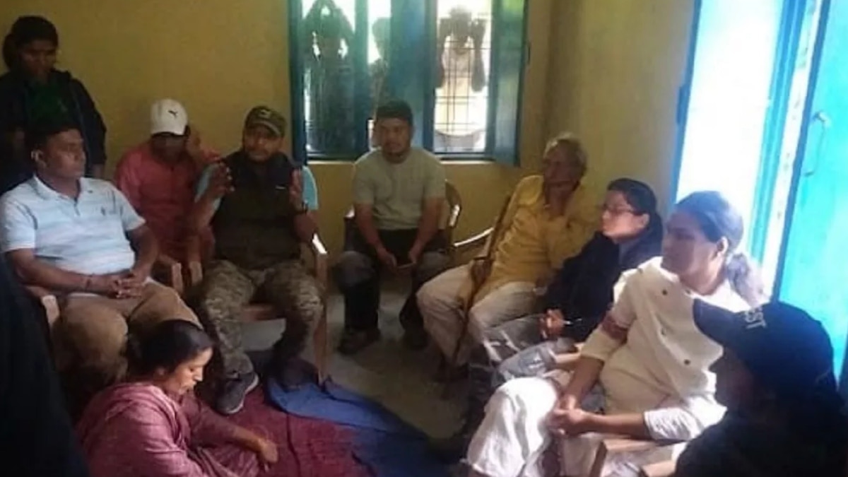 Rudraprayag News: जंगल में घास लेने गई महिला को गुलदार ने बनाया शिकार, ग्रामीणों ने वनकर्मियों को बनाया बंधक