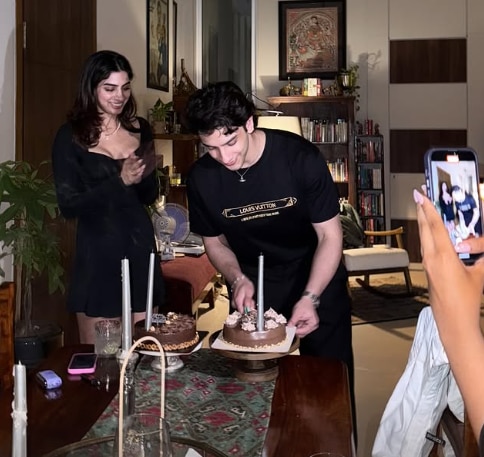 By twinning in black, Vedang Raina celebrated her birthday with roomy girlfriend Khushi Kapoor, Inside Photo went viral