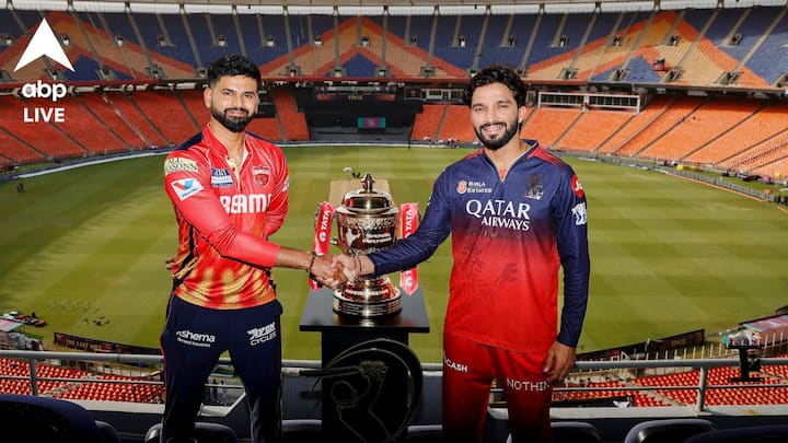 এছাড়া অরেঞ্জ, পার্পল ক্যাপ ও এমার্জিং প্লেয়ার পুরস্কার প্রাপকরা ১০ লক্ষ টাকা করে পাবেন। ছবি - আইএএনএস