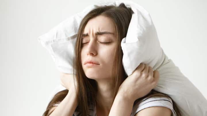 একটু একটু করে টাকা জমিয়ে ব্যাঙ্কে রাখি আমরা। সেই টাকার উপর সুদ তোলেন কেউ, কেউ আবার বিনিয়োগ করেন, যাতে ভবিষ্যতে কাজে লাগে।