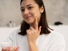 ਮੀਂਹ ਦੇ ਪਾਣੀ ਨਾਲ ਸਕਿਨ ਹੋ ਸਕਦੀ ਖਰਾਬ, ਇਨ੍ਹਾਂ 6 ਤਰੀਕਿਆਂ ਨਾਲ ਬਰਸਾਤ 'ਚ ਰੱਖੋ ਆਪਣਾ ਖਿਆਲ