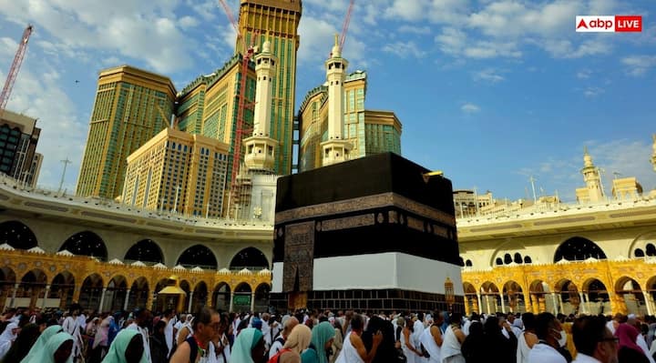 हज यात्रा की शुरुआत हो चुकी है. यह यात्रा आमतौर पर पांच या छह दिनों में पूरी की जाती है. हज की शुरुआत होते ही मुस्लिम श्रद्धालु सऊदी अरब के मक्का पहुंचते हैं और यात्रा की शुरुआत करते हैं. कहा जाता है कि हर मुस्लिम को जीवन में एक बार हज जरूरी करनी चाहिए.