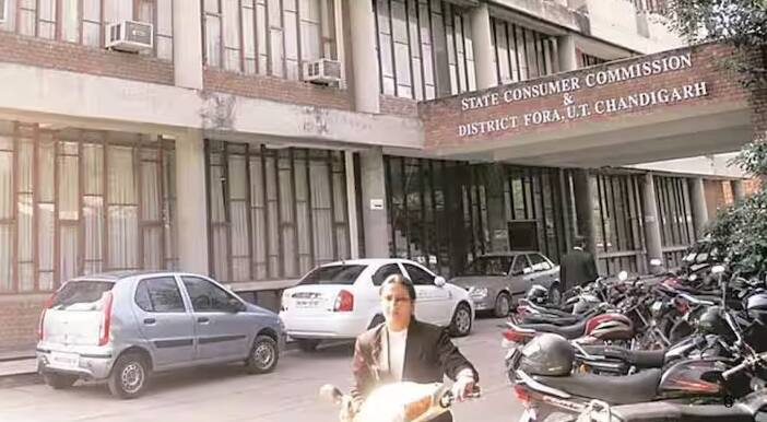 માત્ર એટલું જ નહીં ચંડીગઢ રાજ્ય ગ્રાહક તકરાર નિવારણ આયોગે પણ આ સંદર્ભમાં સ્પષ્ટતા કરી હતી કે બિલ જનરેટ કરવા માટે ગ્રાહકો પાસેથી મોબાઇલ નંબર લેવા ફરજિયાત નથી. જો કોઈ આ માટે દબાણ કરે છે તો તેના પર 10,000 સુધીનું ચલણ થઈ શકે છે.