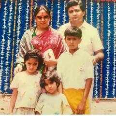 दिल्ली की सड़कों पर फल बेचने वाला ये परिवार कैसे बन गया 10,000 करोड़ का मालिक, जानें