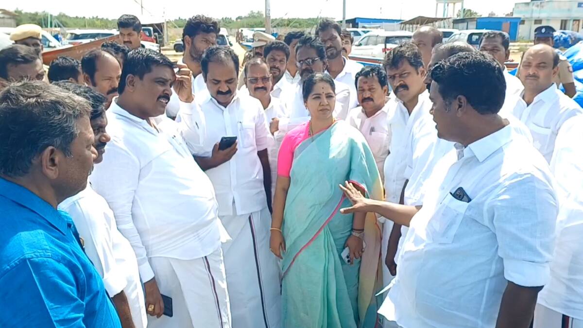 திமுக அமைச்சரை கையோடு அழைத்து சென்று கோரிக்கை வைத்த மீனவர்கள் - எங்கு தெரியுமா?