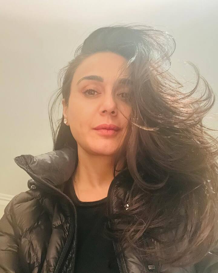 सेंट बैडस कॉलेज से ही उन्होंने इंग्लिश ऑनर्स की डिग्री हासिल की. वो कहती हैं कि इंग्लिश लिटरेचर पढ़ते हुए मुझे हर कैरेक्टर की कहानी को समझने का नज़रिया मिला.