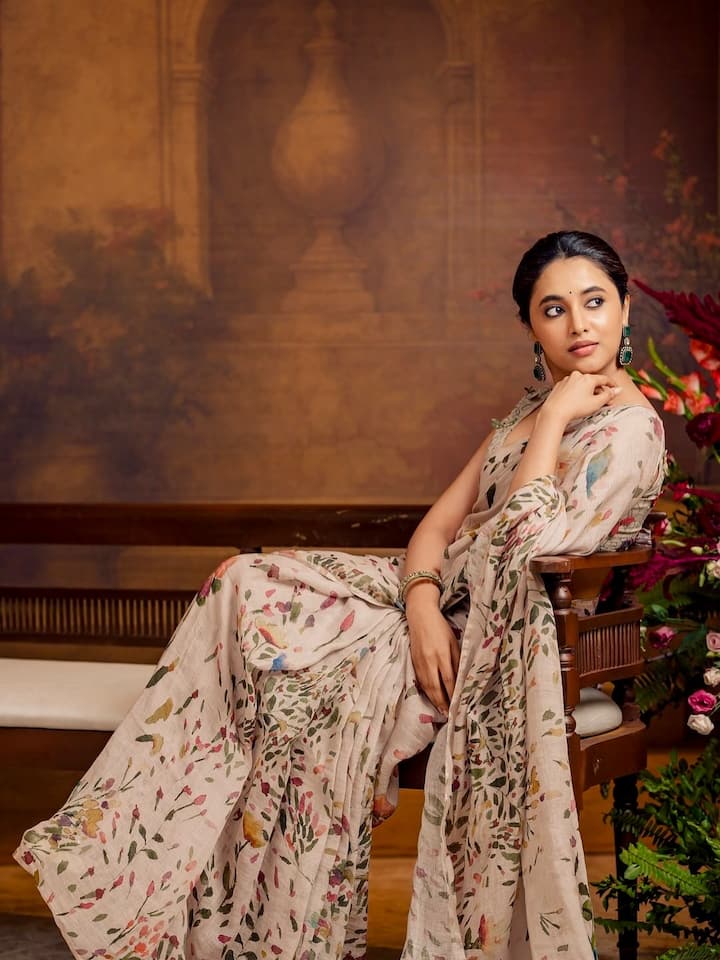 ప్రియాంక మోహన్ లేటెస్ట్ శారీ ఫోటోలు (Image Courtesy: priyankaamohanofficial / Instagram)