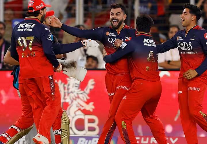 કોહલી માટે ભાવુક થવું સ્વાભાવિક છે. કોહલી 17 વર્ષથી આ ટીમ સાથે ટ્રોફીની રાહ જોઈ રહ્યો હતો. તે 18મી સિઝનમાં પૂર્ણ થયું. કોહલીએ આ સિઝનમાં પોતાની ટીમ માટે શાનદાર પ્રદર્શન કર્યું.