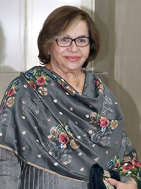 अरबाज खान के शो में हेलेन बतौर गेस्ट पधारीं. एक्ट्रेस ने बताया कि 1955 में बेटी अलवीरा की शादी की कार्ड में हेलेन का नाम भी छापा गया