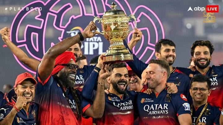RCB Win IPL 2025: विराट कोहली की टीम ने इस बार कमाल करते हुए आईपीएल का खिताब पहली बार अपने नाम कर लिया है. इस जीत के साथ आरसीबी के तमाम फैंस जश्न मना रहे हैं.