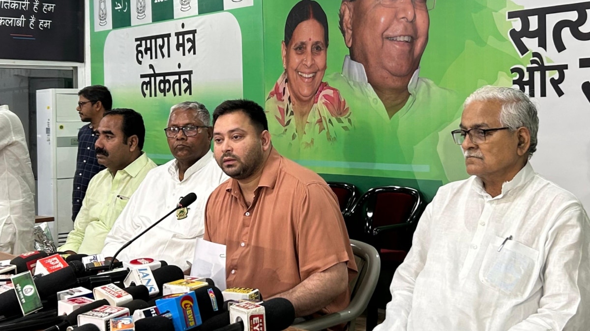 मुजफ्फरपुर रेप और हत्या मामले को लेकर नीतीश सरकार पर भड़के तेजस्वी यादव, कहा- ‘अगर नकारा सिस्टम…’