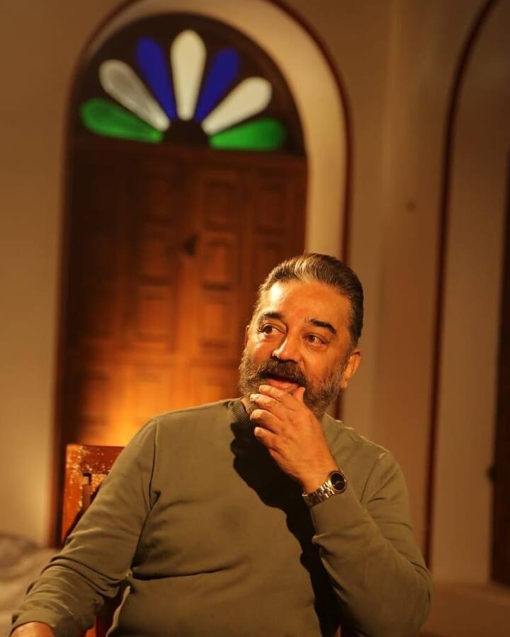 कमल हासन एक ऐसे एक्टर हैं जिन्होंने सिर्फ एक्टिंग नहीं बल्कि फिल्म मेकिंग,  प्रोडक्शन और टेलीविजन होस्टिंग में भी अपनी पहचान बनाई है.