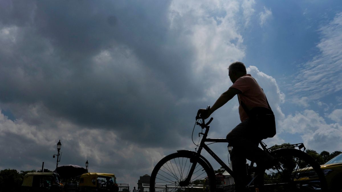 Delhi Weather: दिल्ली में आने वाला है आंधी-तूफान, बारिश का भी अलर्ट, मौसम विभाग ने और क्या कहा?