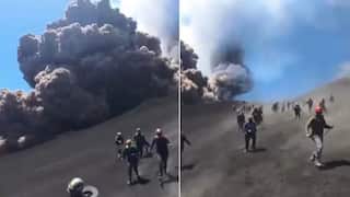 ਪਹਾੜ 'ਤੇ ਅਚਾਨਕ ਫਟਿਆ ਜਵਾਲਾਮੁਖੀ..., ਸਕਿੰਟਾਂ 'ਚ ਹਰ ਪਾਸੇ ਫੈਲ ਗਈ ਅੱਗ, ਘੁੰਮਣ ਗਏ ਲੋਕਾਂ 'ਚ ਮੱਚੀ ਭਾਜੜ, ਦੇਖੋ ਵੀਡੀਓ