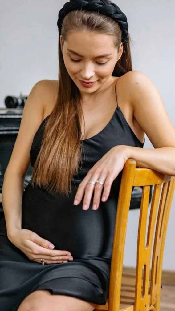 क्या वाकई मां के पेट में बातें सुनता है बच्चा?