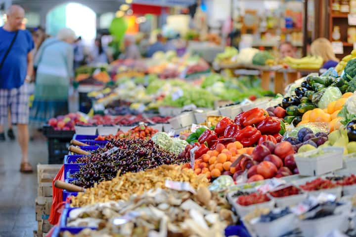 Shopping Tips :  শপিং মলে কেনাকাটার পর বিলিংয়ের জন্য আপনার মোবাইল নম্বর কি চাইতেই পারে প্রতিনিধি ? এই বিষয়ে তৈরি করা হয়েছে আইন। জেনে নিন, দোকানদার আপনার মোবাইল নম্বর চাইতে পারে কি না।