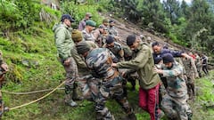 Rescue Op To Evacuate 113 Stranded Tourists After Landslide In Sikkim Aborted Due To Bad Weather