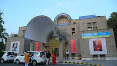 ఎంత బాగా రాస్తే మాత్రం 100కు 102 మార్కులు ఎలా వేస్తారండయ్యా ?  మీరట్‌ వర్శిటీలో విచిత్రం !