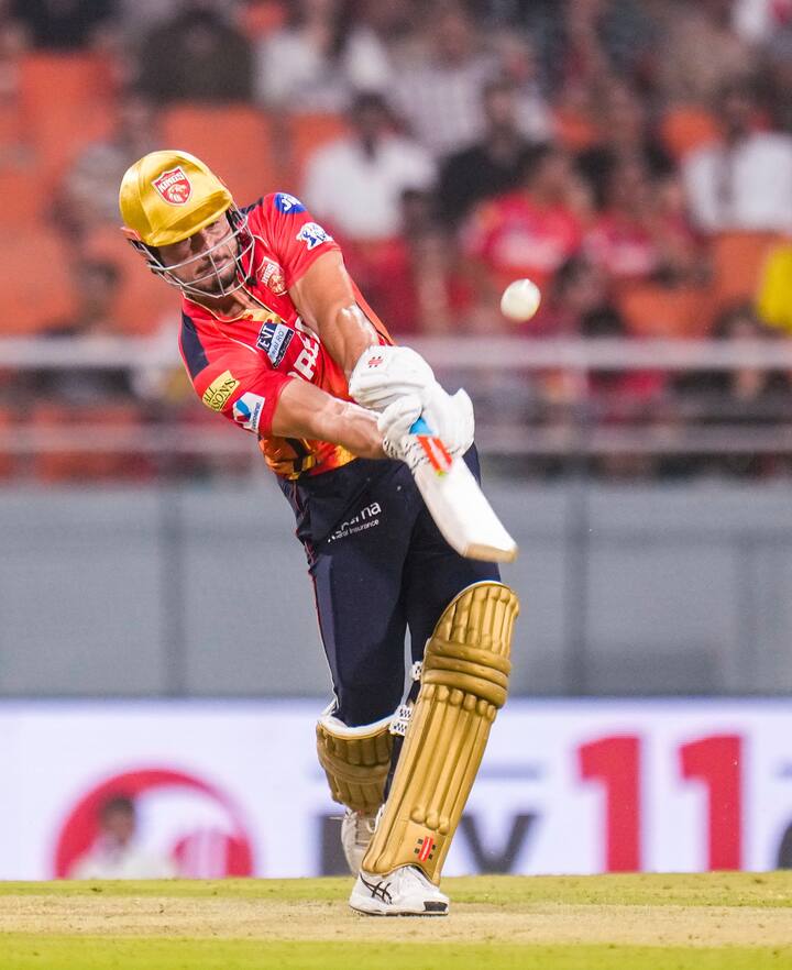 आईपीएल 2025 के फाइनल में पंजाब किंग्स को रॉयल चैलेंजर्स बेंगलुरु के हाथों हार का सामना करना पड़ा. इसके बाद अब अगले सीजन से पहले पंजाब की टीम में कुछ बदलाव देखने को मिल सकता है. वो मार्कस स्टोइनिस सहित चार खिलाड़ियों को रिलीज कर सकते हैं.