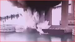 Ukraine Strikes Again: ரஷ்யாவை கதறவிடும் உக்ரைன்; மீண்டும் மிகப்பெரிய தாக்குதல், முக்கிய பாலம் தகர்ப்பு - வீடியோ