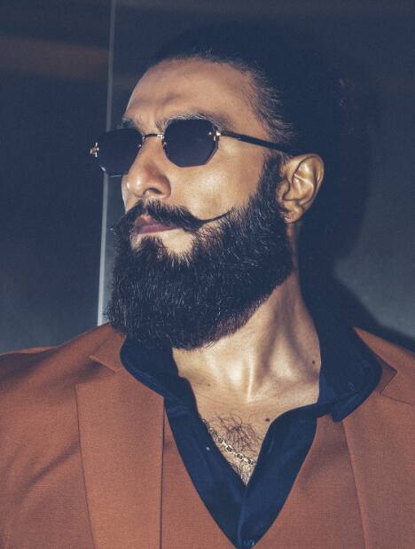 आलिम हकीम के सबसे ज़्यादा वायरल लुक में एनिमल के लिए रणबीर कपूर का लुक, लेज़ के टीवीसी के लिए एमएस धोनी का लुक, मेक माई ट्रिप के विज्ञापनों के लिए रणवीर सिंह का लुक और प्यूमा के विज्ञापनों के लिए विराट कोहली का लुक और साथ ही उनका आइकॉनिक फ़ेड कट शामिल है.